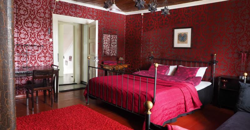 Красная спальня 18 кв. м 4