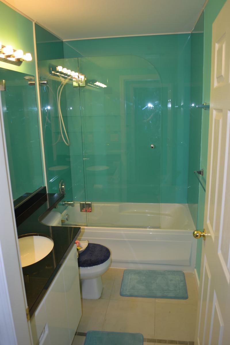 Дизайн стен в ванной (стекло) 2