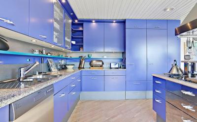 Кухня в голубом цвете 2