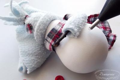 Новогодняя игрушка на ёлку своими руками Снеговик из лампочки Мастер-класс () Новогодняя игрушка на ёлку своими руками Снеговик из лампочки Мастер-класс