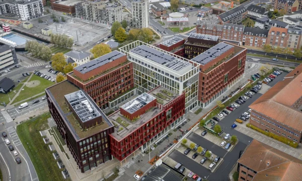 Новое офисное здание "WoodHub" в городе Оденсе, Дания