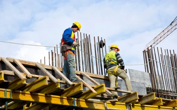 У российского стройкомплекса появились конкуренты на рынке иностранной рабочей силы