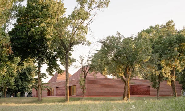 Новый детский сад "Киндер Рэйн" в городе Пьове-ди-Сакко, Италия