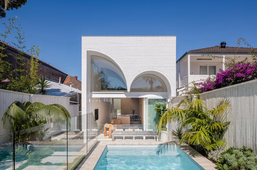 «Лунный дом» в стиле неоклассицизма в городе Сидней, Австралия «Лунный дом» в стиле неоклассицизма в городе Сидней, Австралия