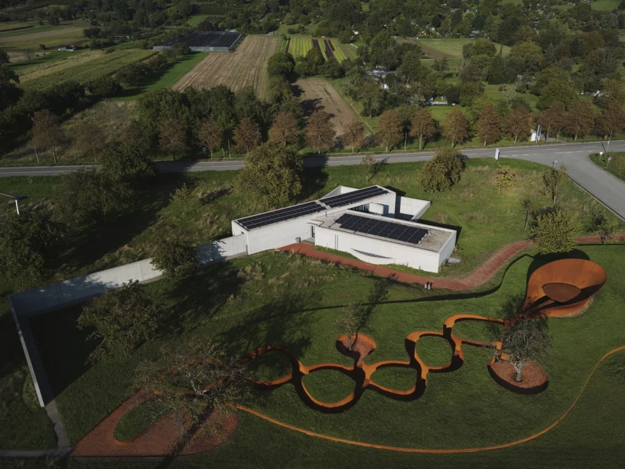 Ретрит Доши в кампусе Vitra в городе Вайль-на-Рейне, Германия Ретрит Доши в кампусе Vitra в городе Вайль-на-Рейне, Германия