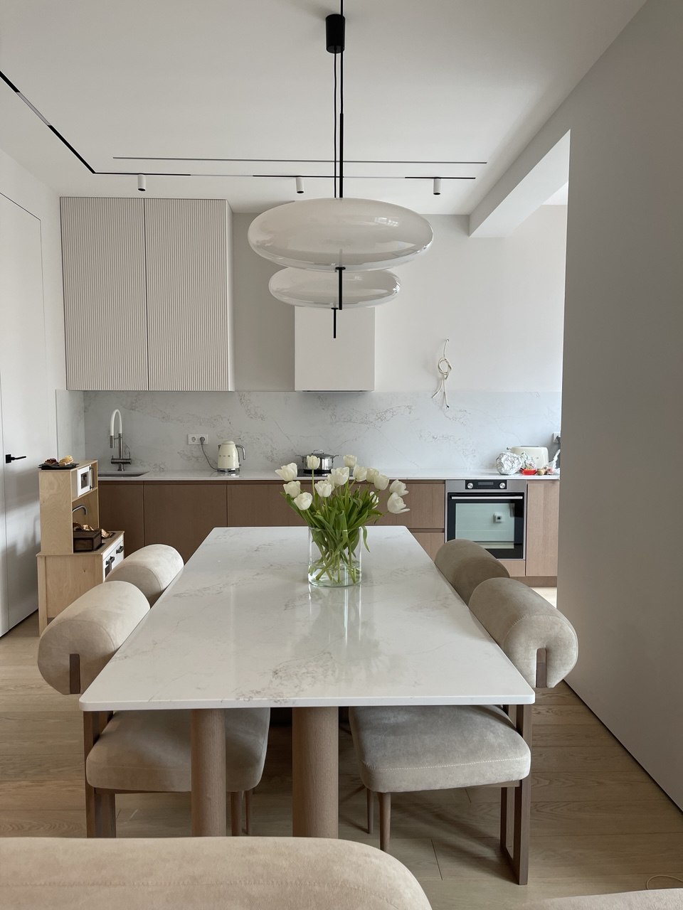 Фото интерьера кухни в ЖК 