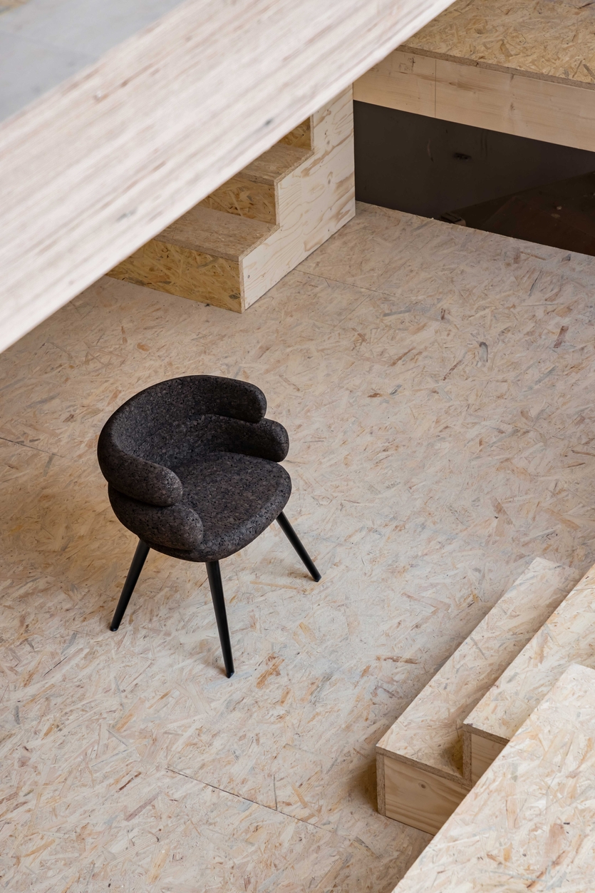 Кресло формата «2 в 1» : новинка в гостиную