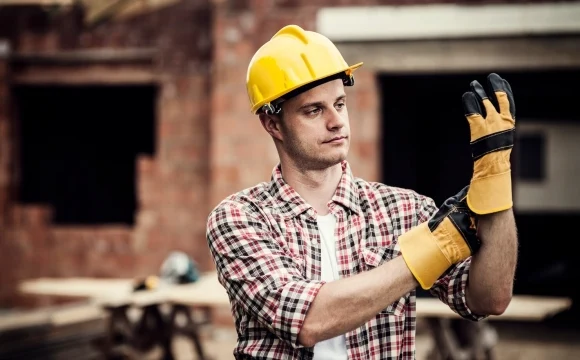 Названы регионы с наиболее острым дефицитом кадров в стройотрасли