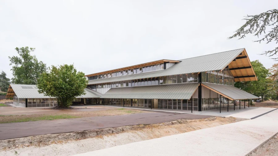 Завершён новый школьный комплекс Градиньян, Франция