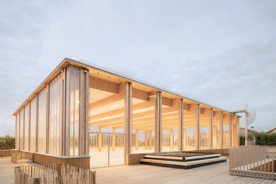 Новая школа в парижском пригороде Трембле-ан-Франс, Франция Новая школа в парижском пригороде Трембле-ан-Франс, Франция