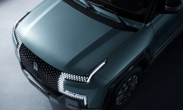 Китайский электромобиль BYD Yangwang U8 увидел свет