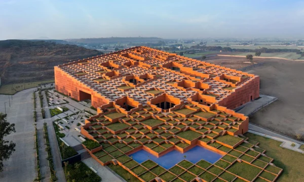 Новое здание университета "Престиж" в городе Индаур, Индия