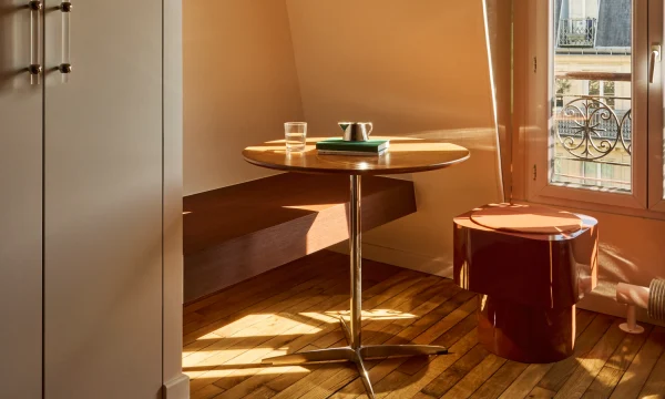 Шкатулка из красного дерева: 15 кв. м парижского шика