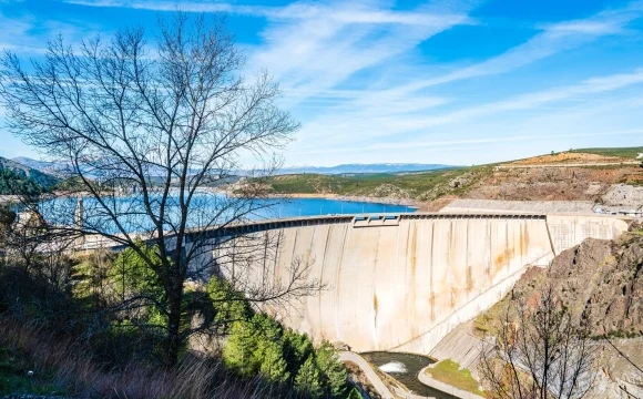 В РФ запатентовали устройство усиления дамб и плотин