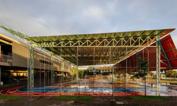 Спортивная площадка для колледжа в городе Рибейран-Прету, Бразилия