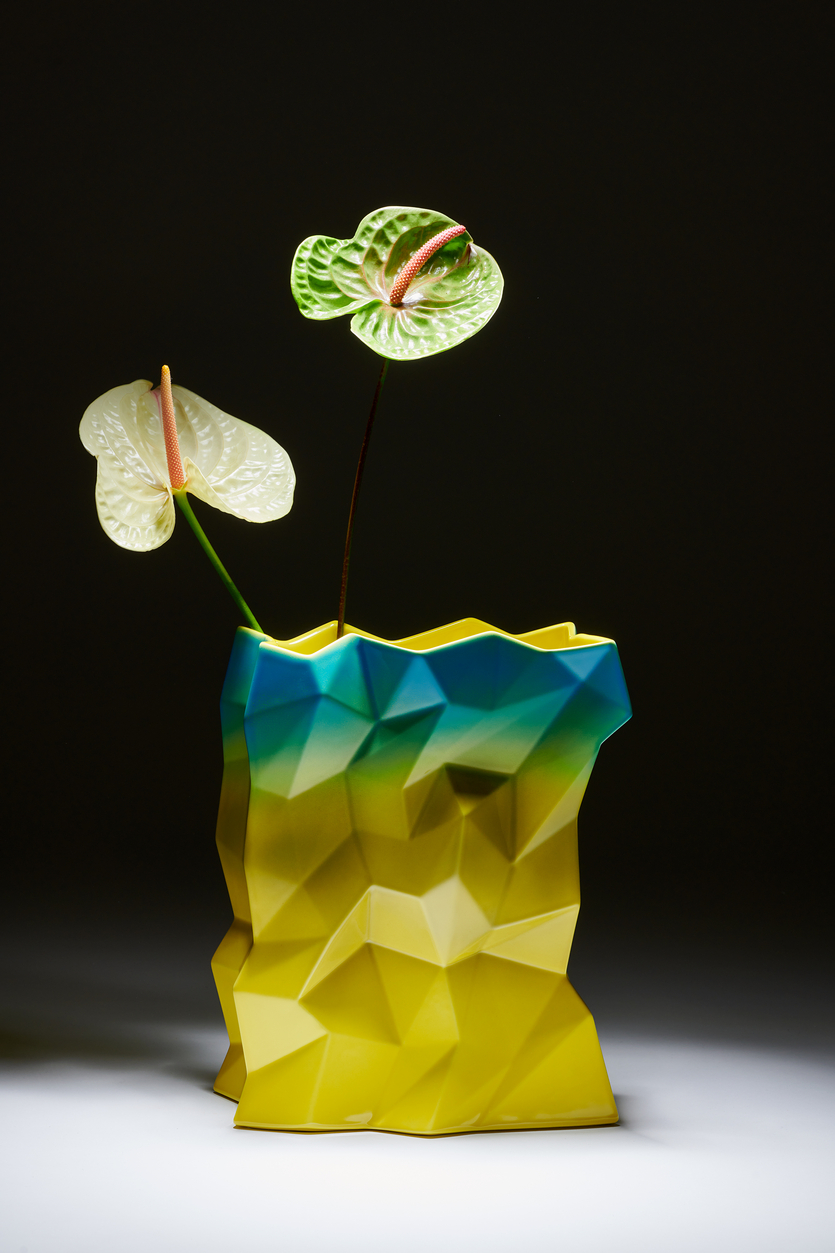 Включение из Парижа: вазы, как в компьютерной игре