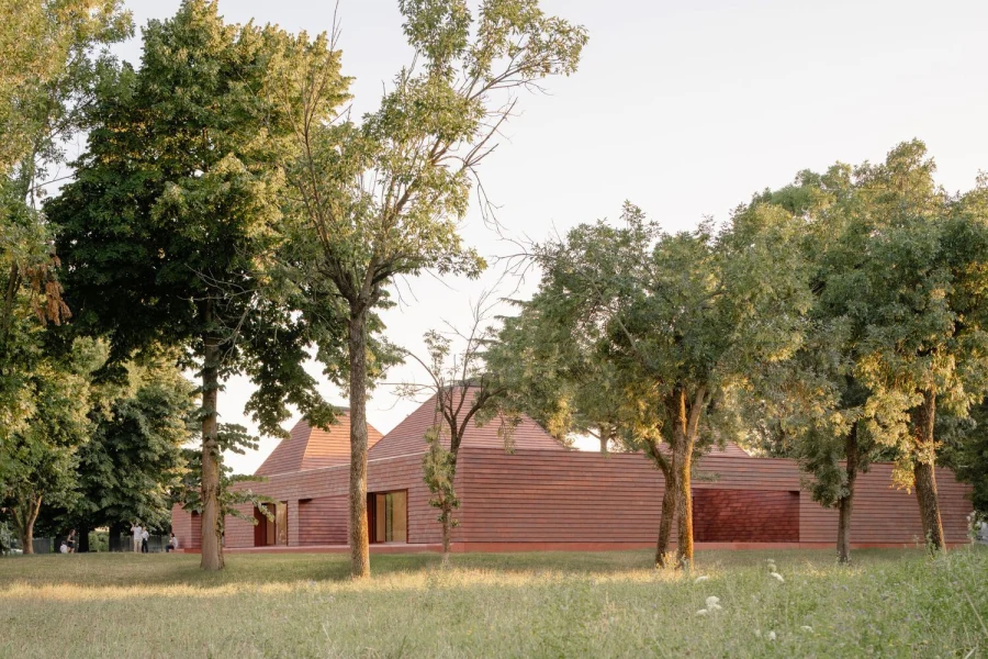 Новый детский сад "Киндер Рэйн" в городе Пьове-ди-Сакко, Италия