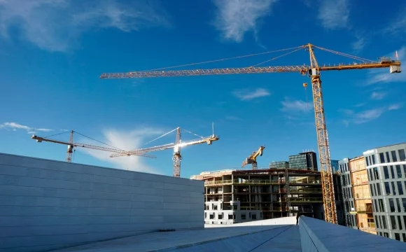 Более 470 проектов долевого строительства реализуется в Москве