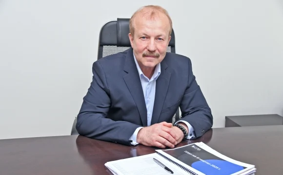 Дорогие партнёры и коллеги, поздравляю вас с профессиональным праздником — Днём строителя!