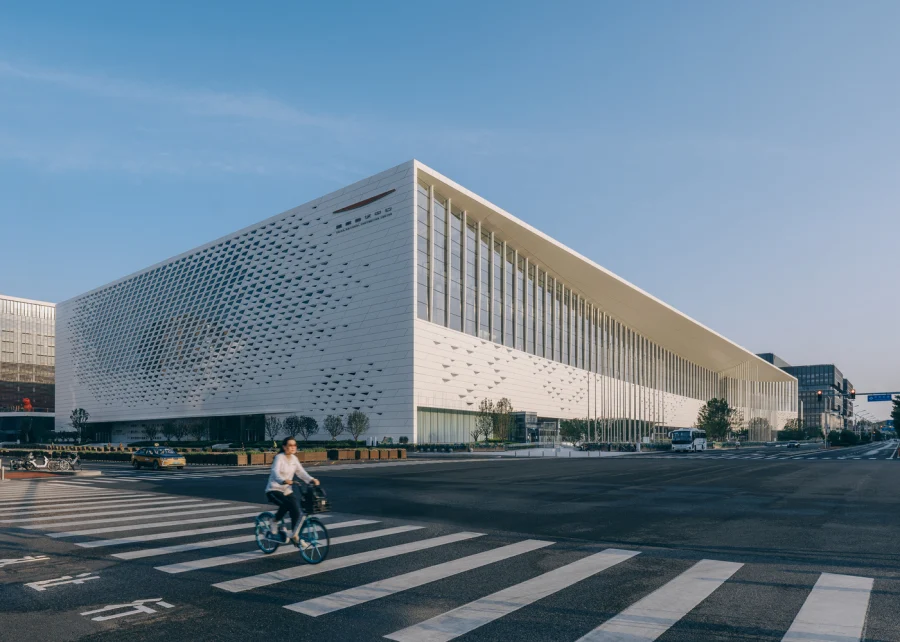 Китайский национальный конференц-центр в городе Пекин, Китай Китайский национальный конференц-центр в городе Пекин, Китай