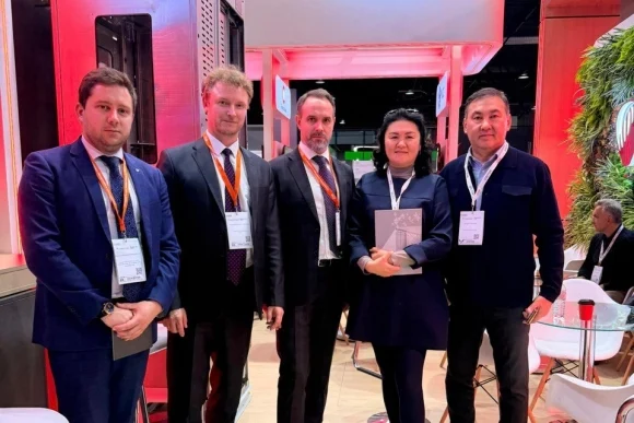 ЩЛЗ представил подъемник для ветроэнергетики на выставке  в Казахстане ЩЛЗ представил подъемник для ветроэнергетики на выставке  в Казахстане