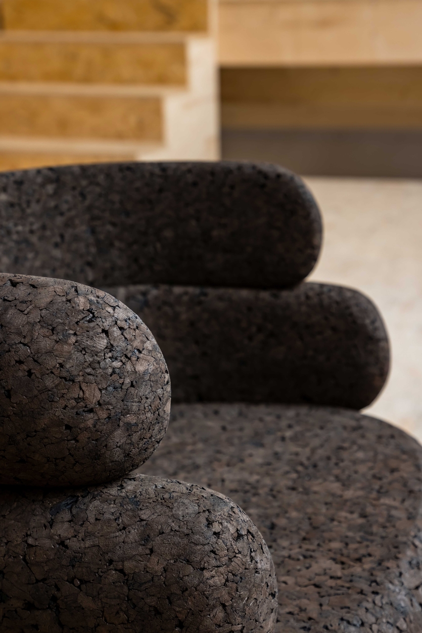 Кресло формата «2 в 1» : новинка в гостиную