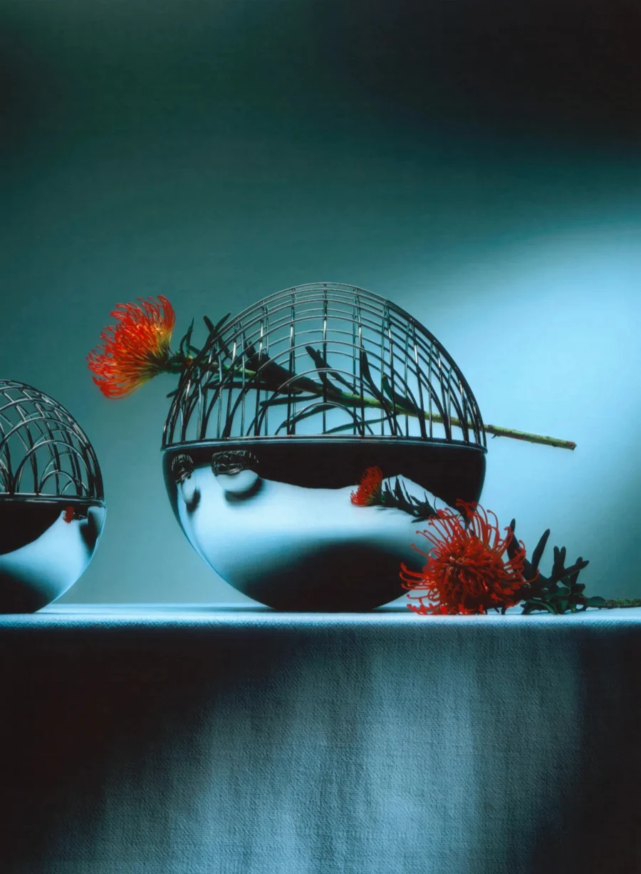 Картонная иллюзия и стулья-пришельцы: 6 главных дизайн-находок 2026 года