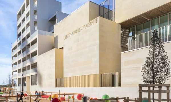 Новая школа Les Fabriques в городе Марсель, Франция