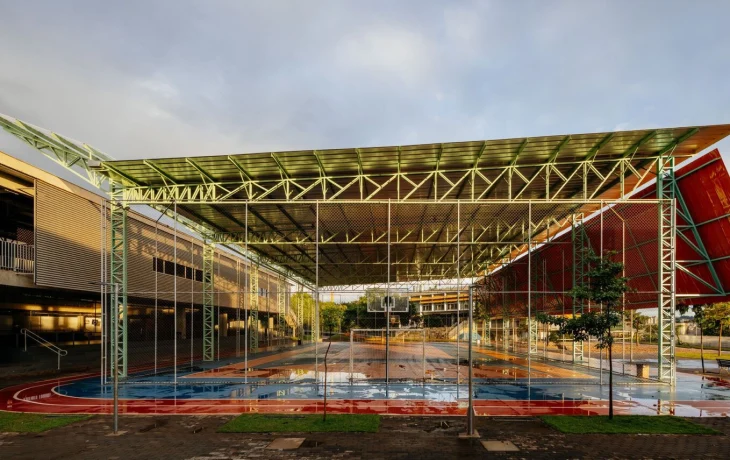 Спортивная площадка для колледжа в городе Рибейран-Прету, Бразилия