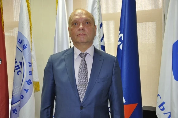 Уважаемые строители, коллеги лифтовики! Дорогие друзья!