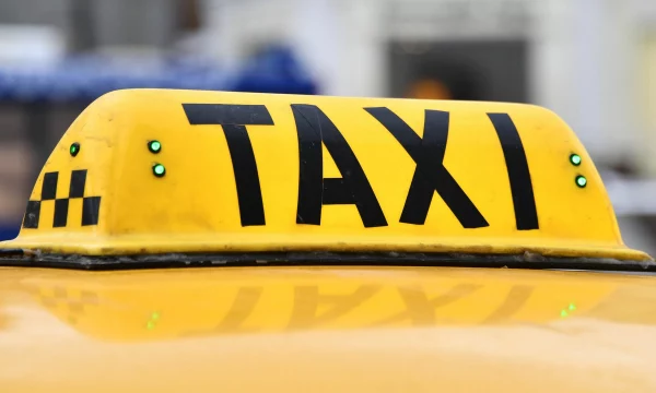 Как стать таксистом в Питере: советы и рекомендации