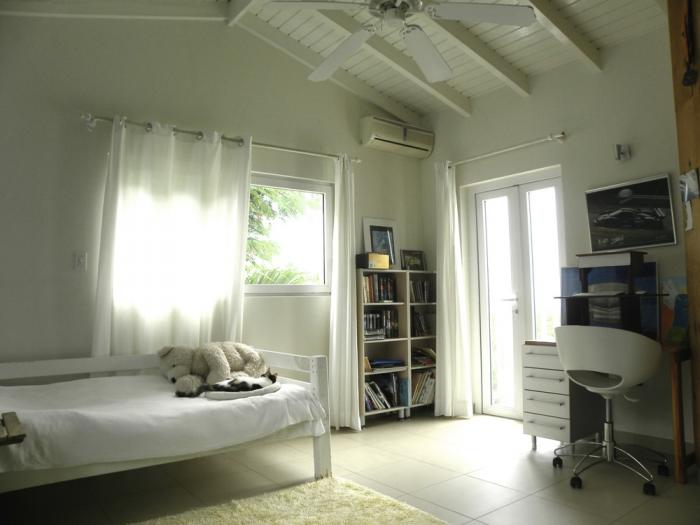 Спальня с отделенным балконом или лоджией - фото 1