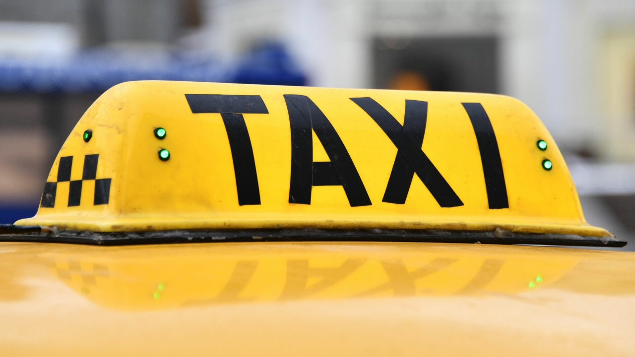 Как стать таксистом в Питере: советы и рекомендации