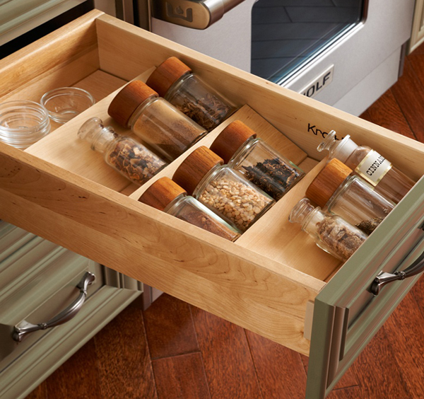 Полки и ящики в кухонной мебели от Икеа – 1